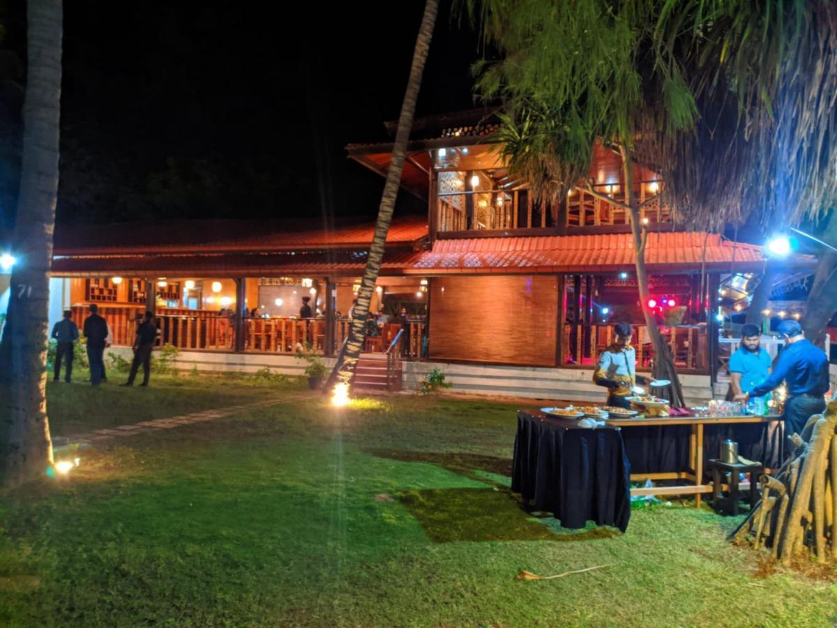Blue Sand Beach Resort تريكونامالاي المظهر الخارجي الصورة