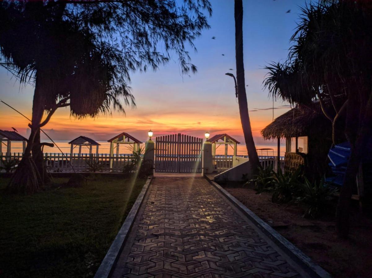 Blue Sand Beach Resort تريكونامالاي المظهر الخارجي الصورة