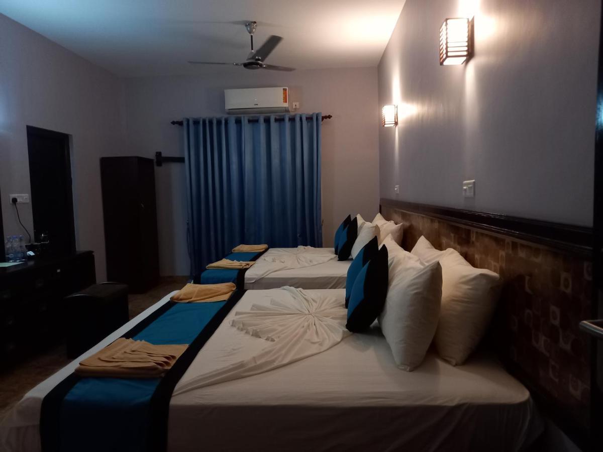 Blue Sand Beach Resort تريكونامالاي المظهر الخارجي الصورة